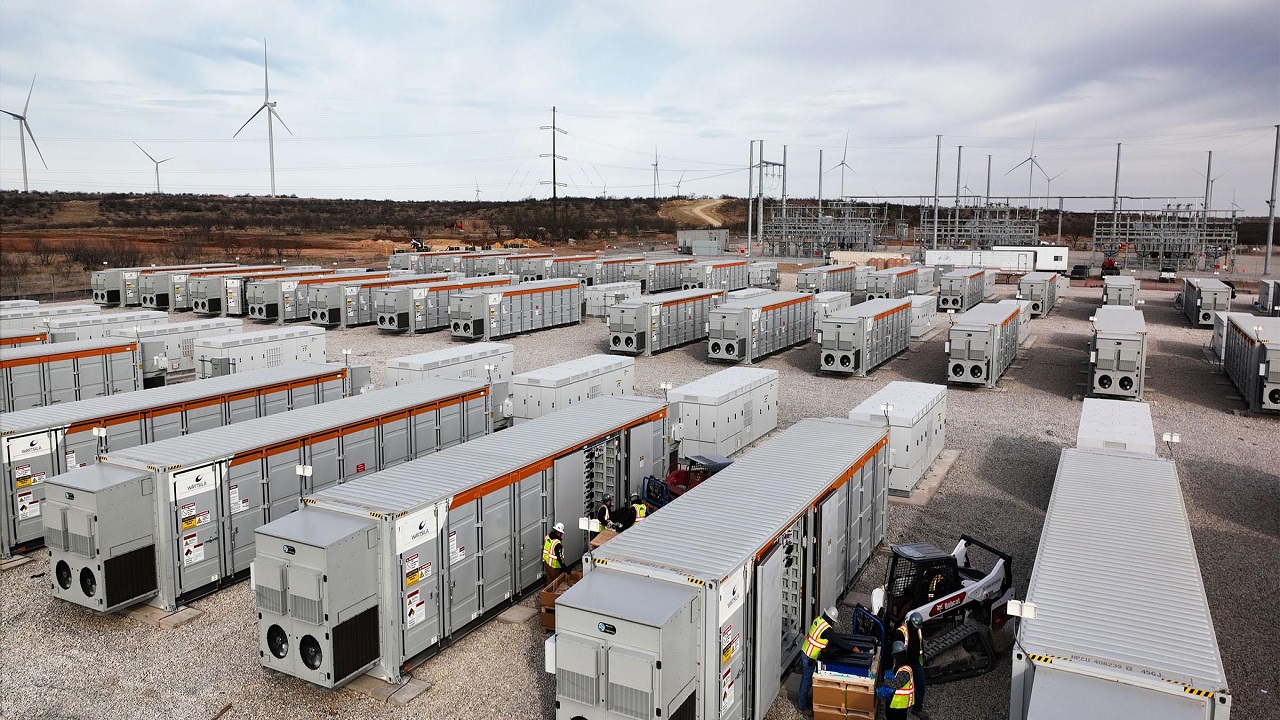 The Impact of Energy Storage on Peak Load Management