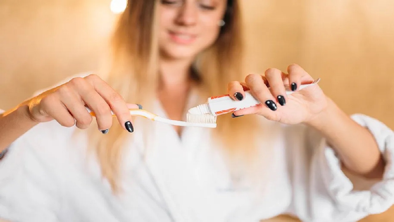 Why the Demand for 10% Hydroxyapatite Toothpaste Is Growing Among Everyone